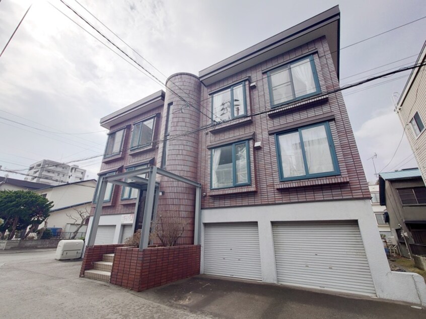 外観写真 エターナルニシヤ２３