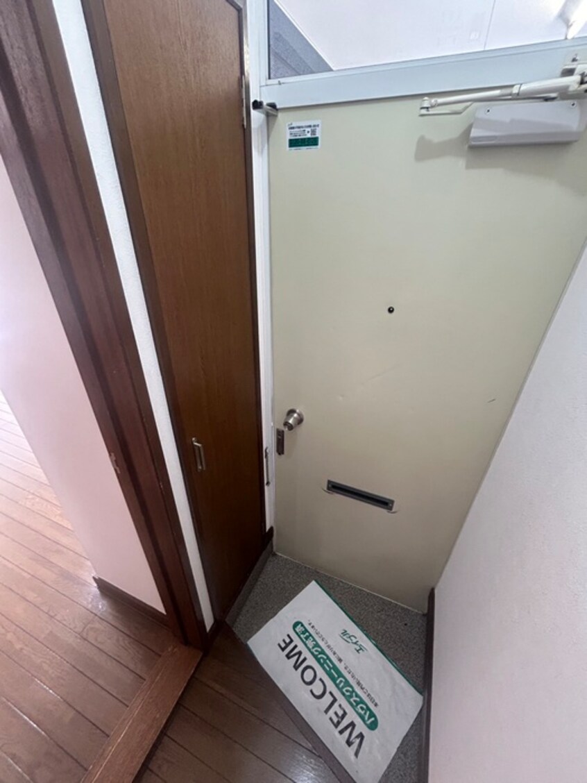 玄関 スカイパレス三番館