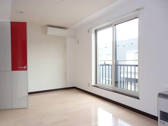 居室 フォルム八軒