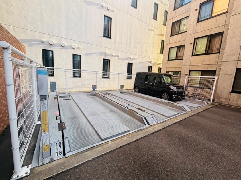 駐車場 メ－プル北円山