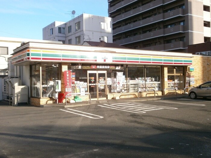 セブンイレブン(コンビニ)まで240m ブランシャール中島公園HD