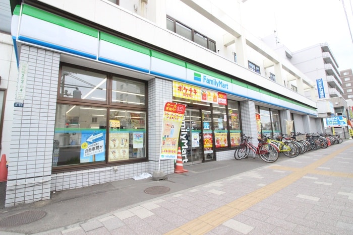 ファミリーマート(コンビニ)まで600m ＪＳコート東札幌
