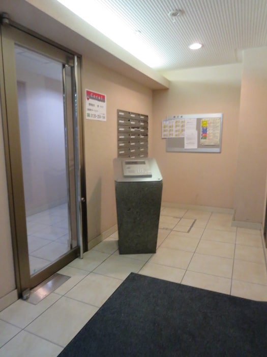 エントランス部分 コ－ラル