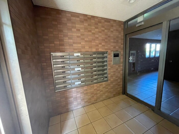 エントランス部分 ガ－ネットハイツ菊水