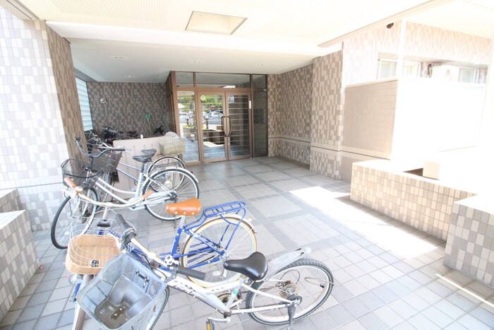 エントランス部分 ガ－ネットハイツ南郷