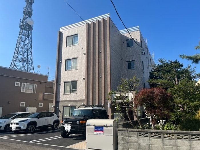 外観写真 グランメール平岸ポプラ