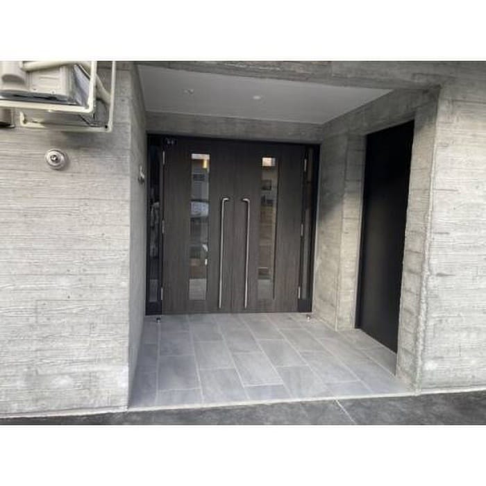 エントランス部分 プﾘｳﾞｨｴｰﾙ西町