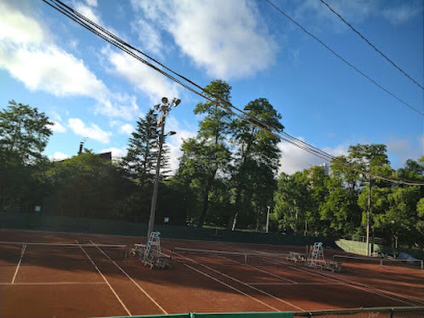 中島公園庭球場(公園)まで350m リバ－ウエスト１７５