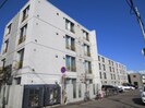 ファインブルーム学園前の外観