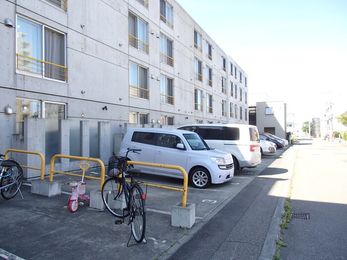 駐車場 ファインブルーム学園前