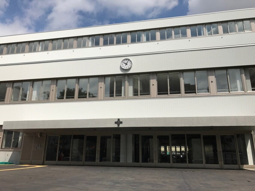 市立中央中学校(中学校/中等教育学校)まで180m グランテラス北4条