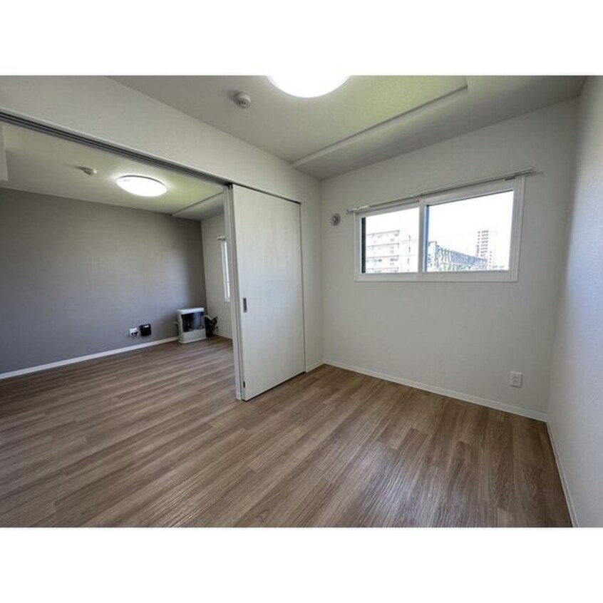 居室 ASTER SHIROISHI