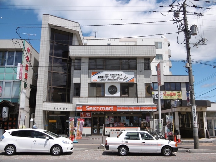 セイコーマート 南郷通7丁目店(コンビニ)まで900m ラグジースペース南郷