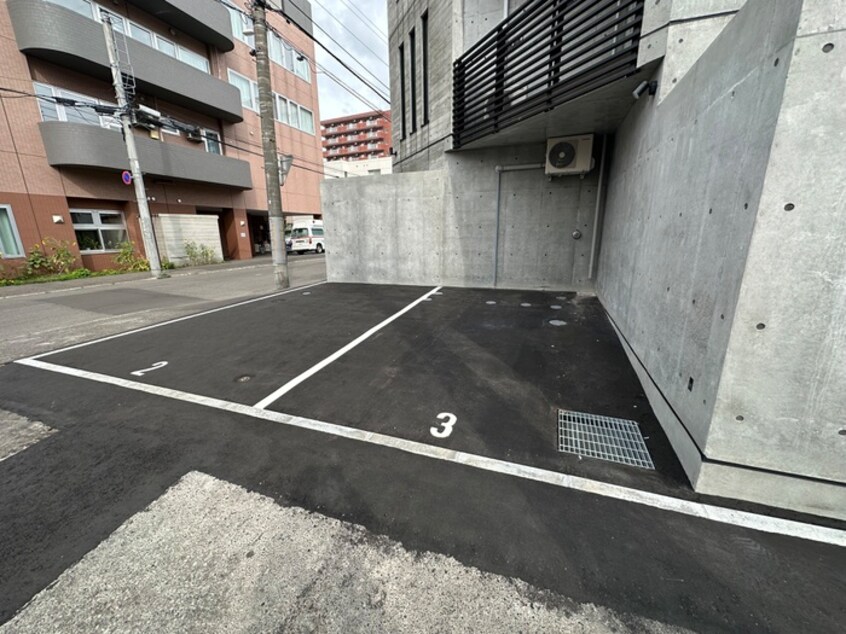 駐車場 シャトーライフ中島公園1