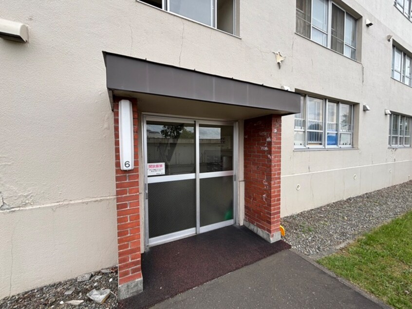 エントランス部分 札幌西月寒１号棟