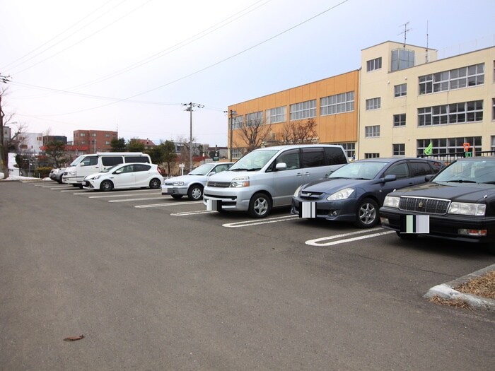駐車場 札幌西月寒１号棟