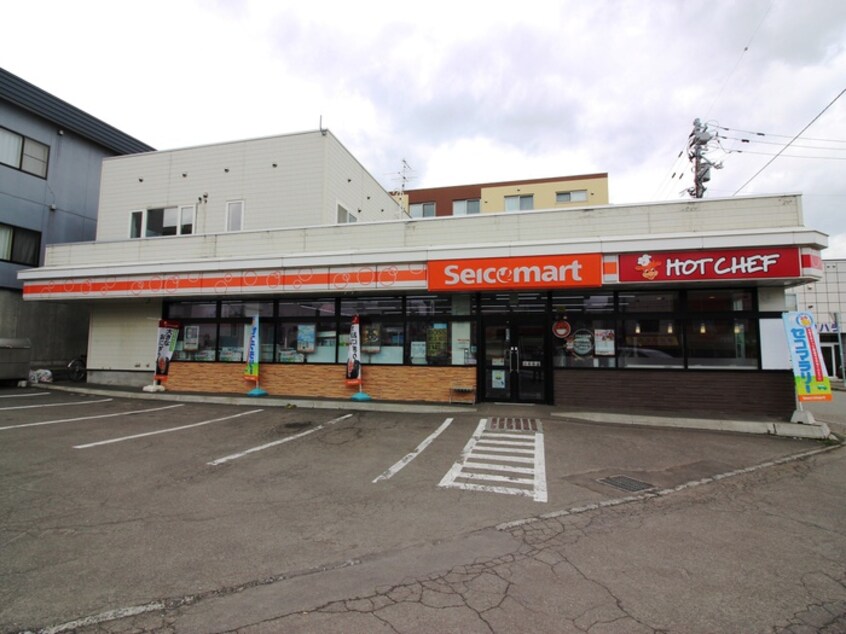 セイコーマート(コンビニ)まで500m Crea Maison発寒南East