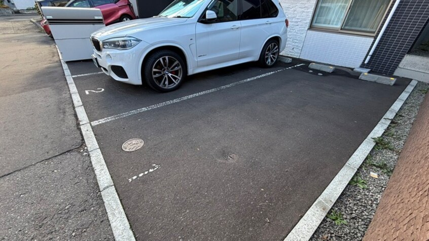 駐車場 クレステージ西岡