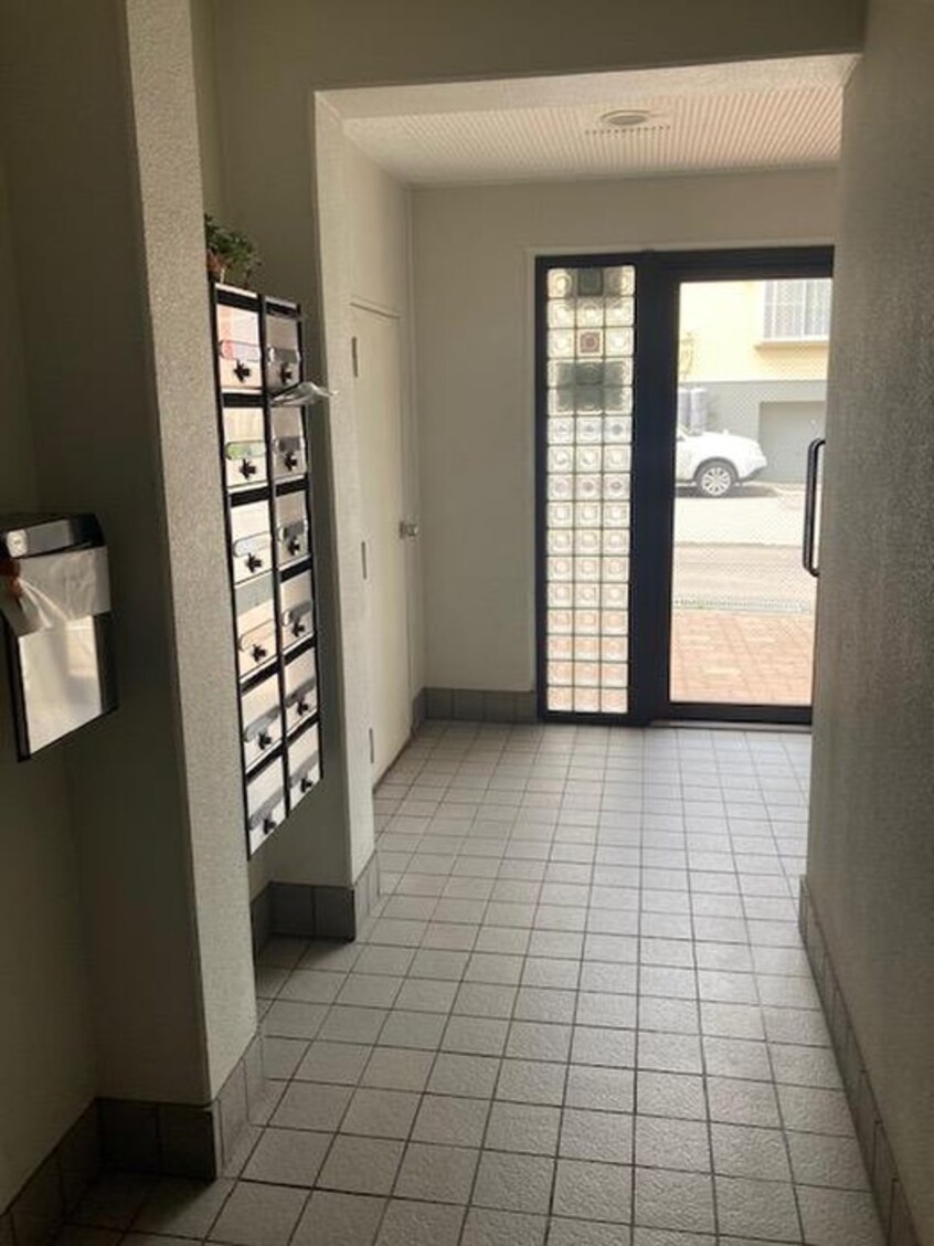 エントランス部分 シャングリラA