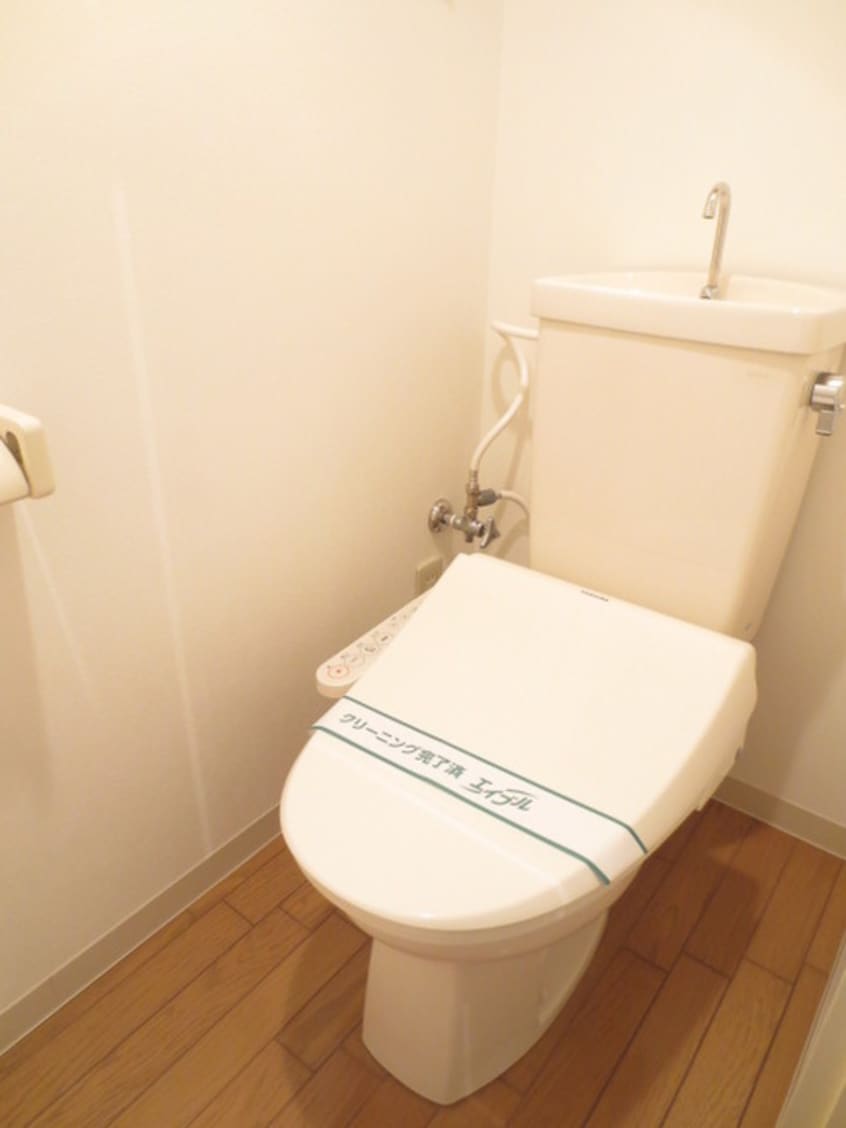 トイレ シャングリラA