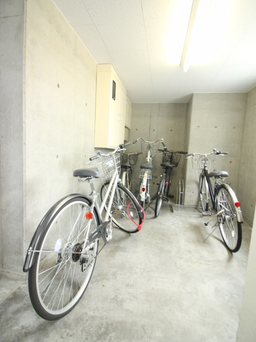 駐輪場 オリエントコ－ポ美園