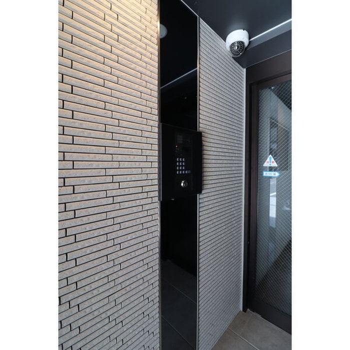 エントランス部分 ﾍﾞﾙｺｰﾄ西野