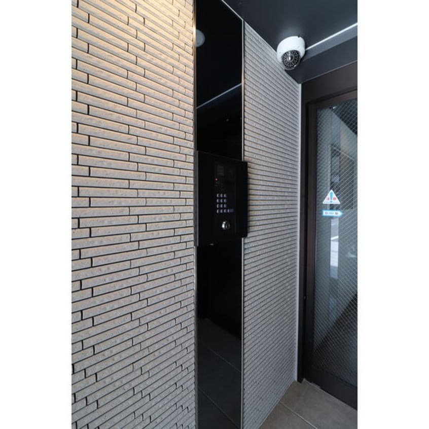 エントランス部分 ﾍﾞﾙｺｰﾄ西野