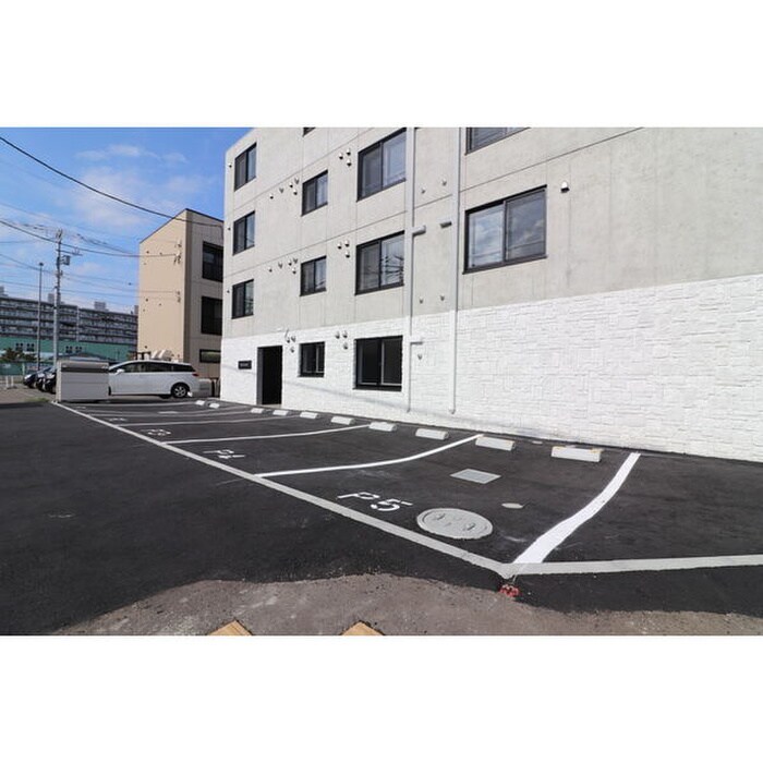 駐車場 ﾍﾞﾙｺｰﾄ西野