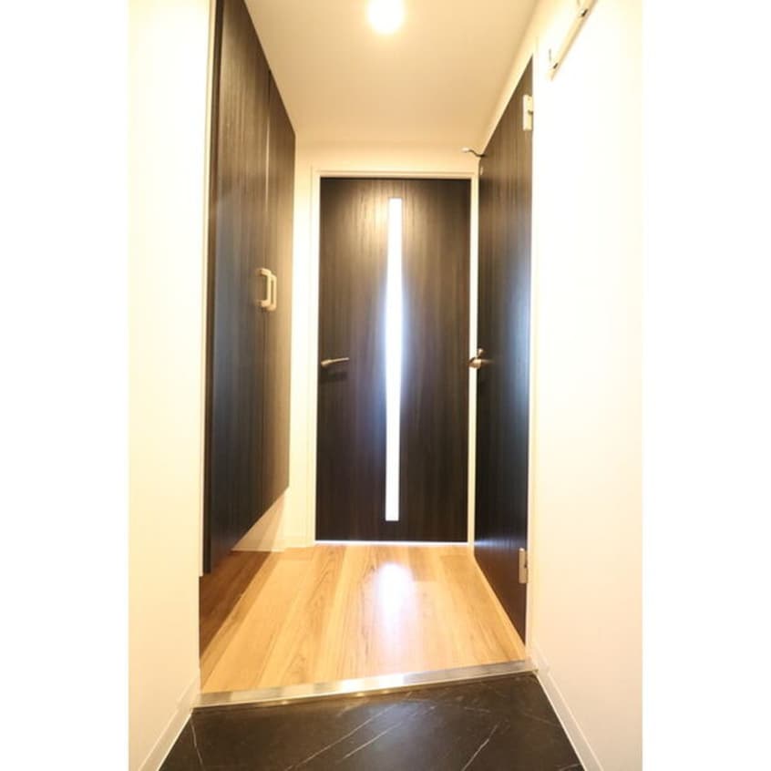 玄関 ﾍﾞﾙｺｰﾄ西野