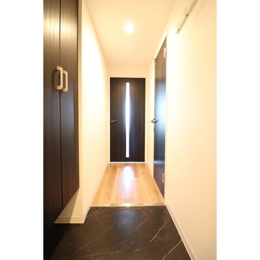 玄関 ﾍﾞﾙｺｰﾄ西野