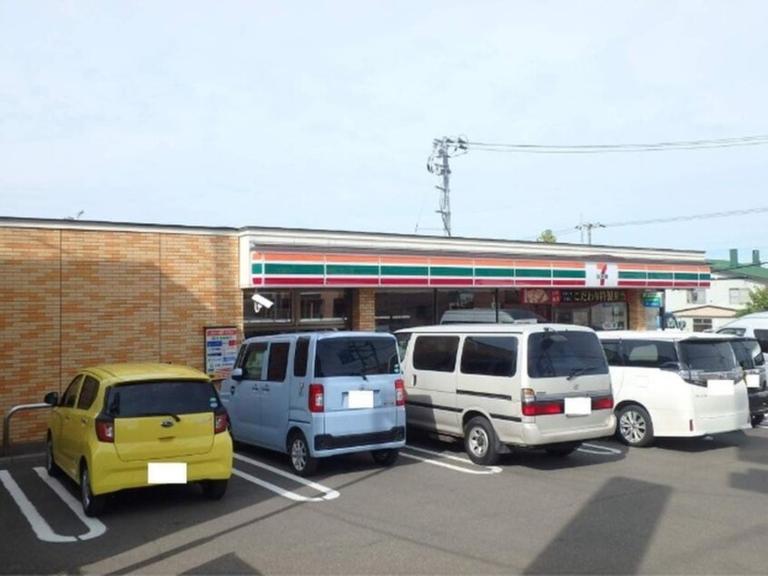 セブンイレブン(コンビニ)まで130m ﾍﾞﾙｺｰﾄ西野