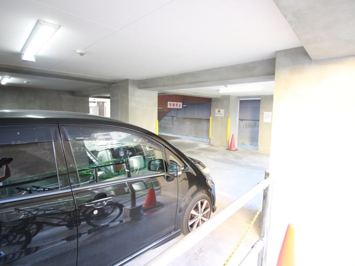 駐車場 エステラ南３条館Ａ