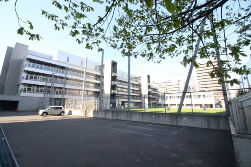 札幌市立資生館小学校(小学校)まで32m エステラ南３条館Ａ