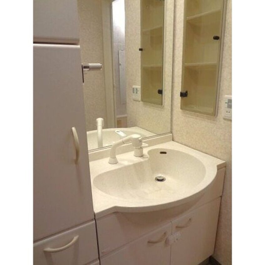 洗面 ﾗｲｵﾝｽﾞｳﾞｨｱｰﾚ大通第2(902)