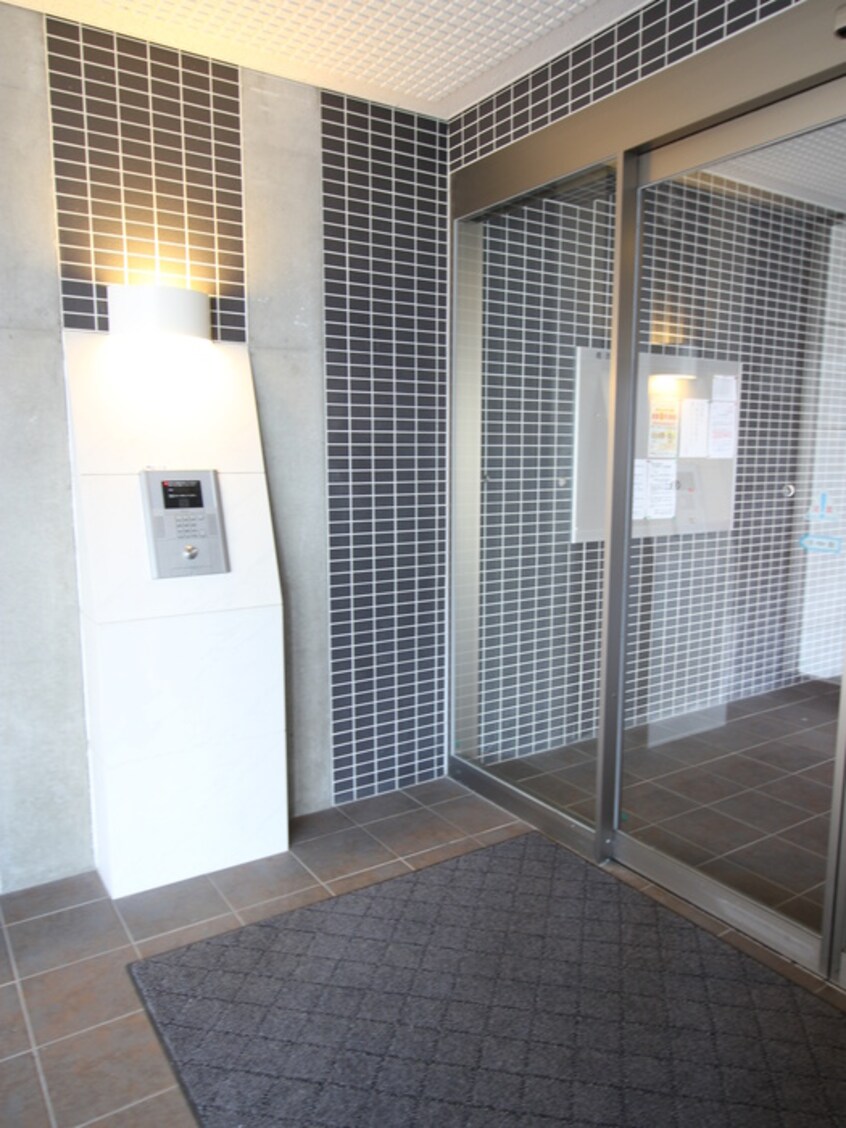 エントランス部分 ブリ－ズＮ４１