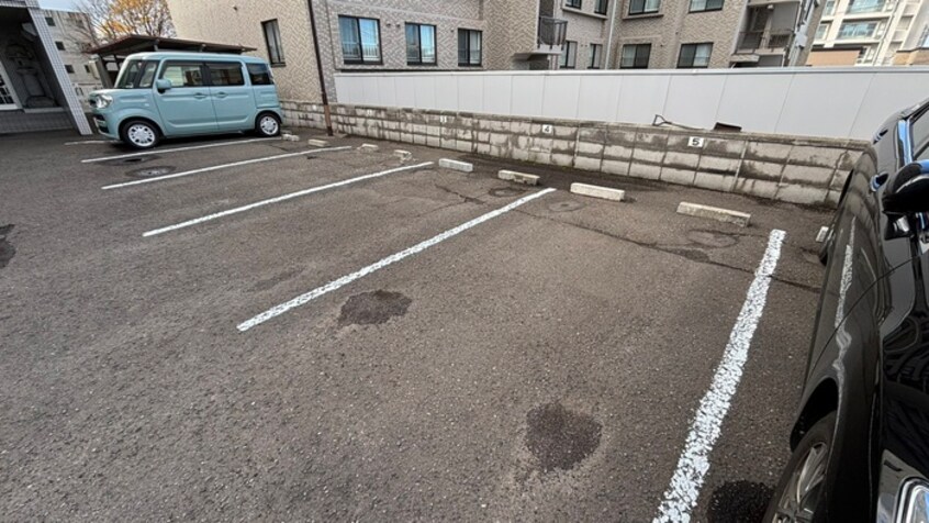 駐車場 エクレール羊が丘