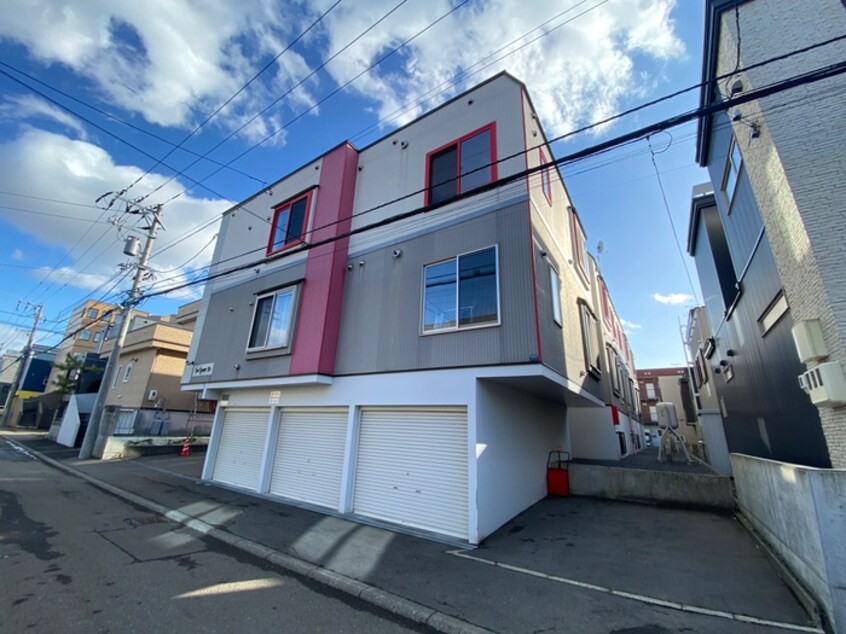 外観写真 ＬＥＥ　ＳＰＡＣＥ　３６