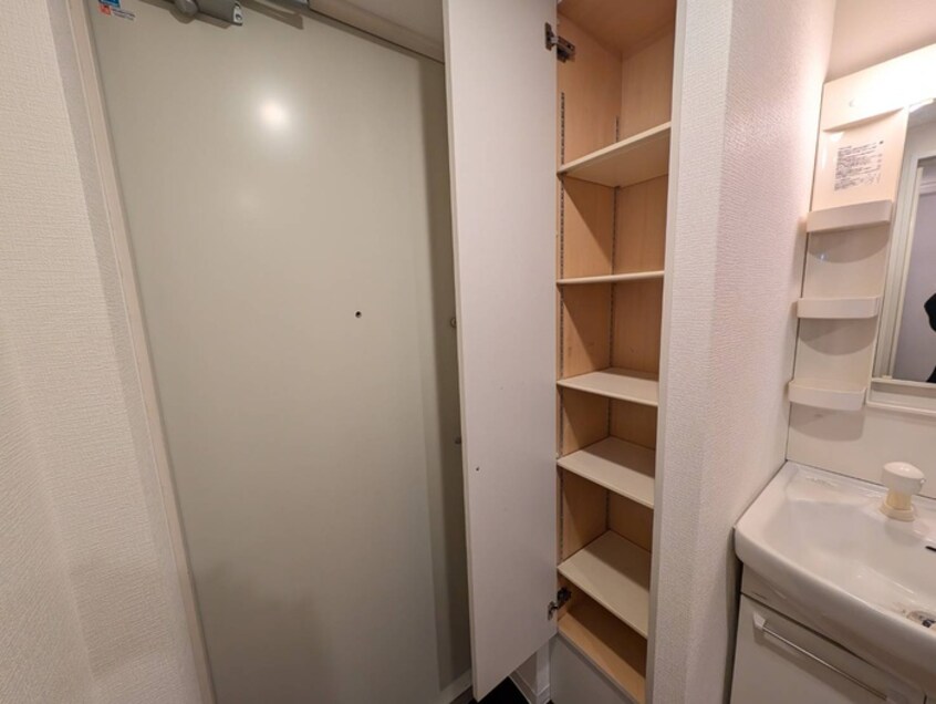 靴箱 カルフ－ル大通東