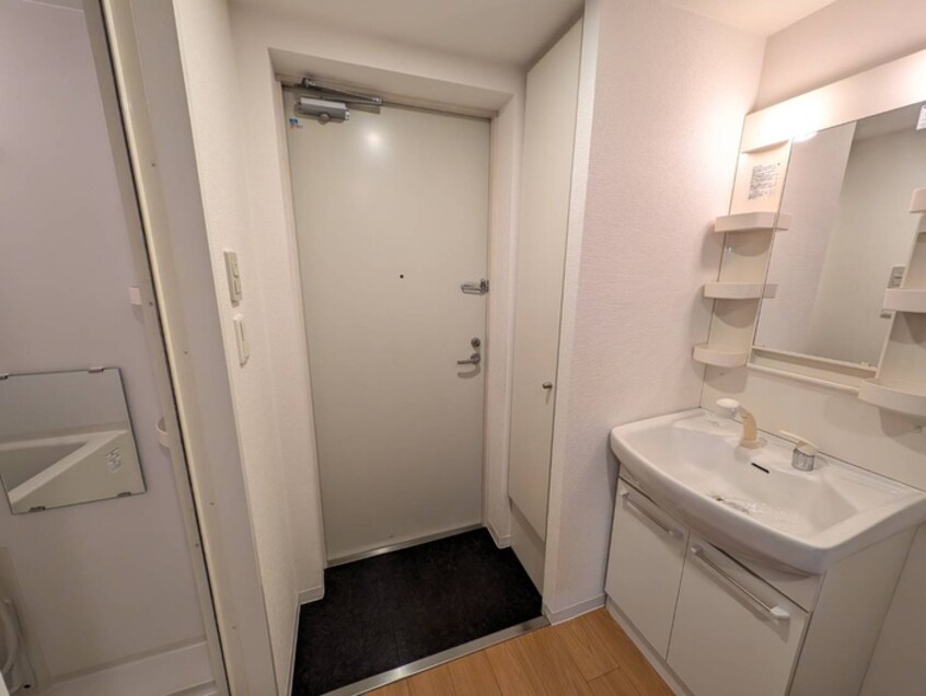 玄関 カルフ－ル大通東