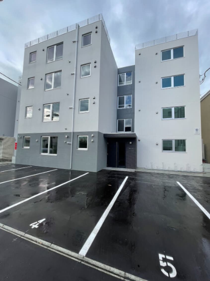 外観写真 MONOLITH