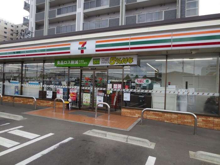 セブン-イレブン(コンビニ)まで350m グランマーレKMK