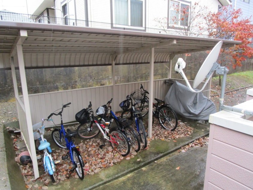 駐輪場 ファミーユヴィラ