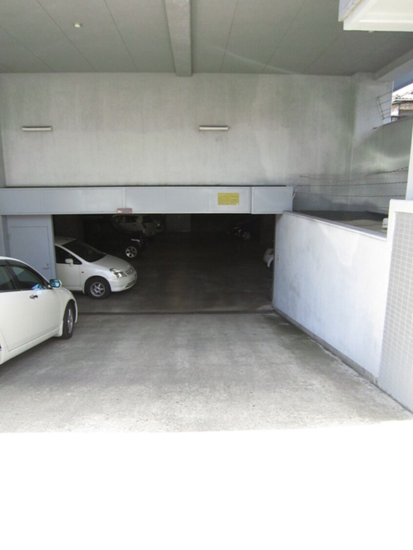 駐車場 M.I.K-BUILDING