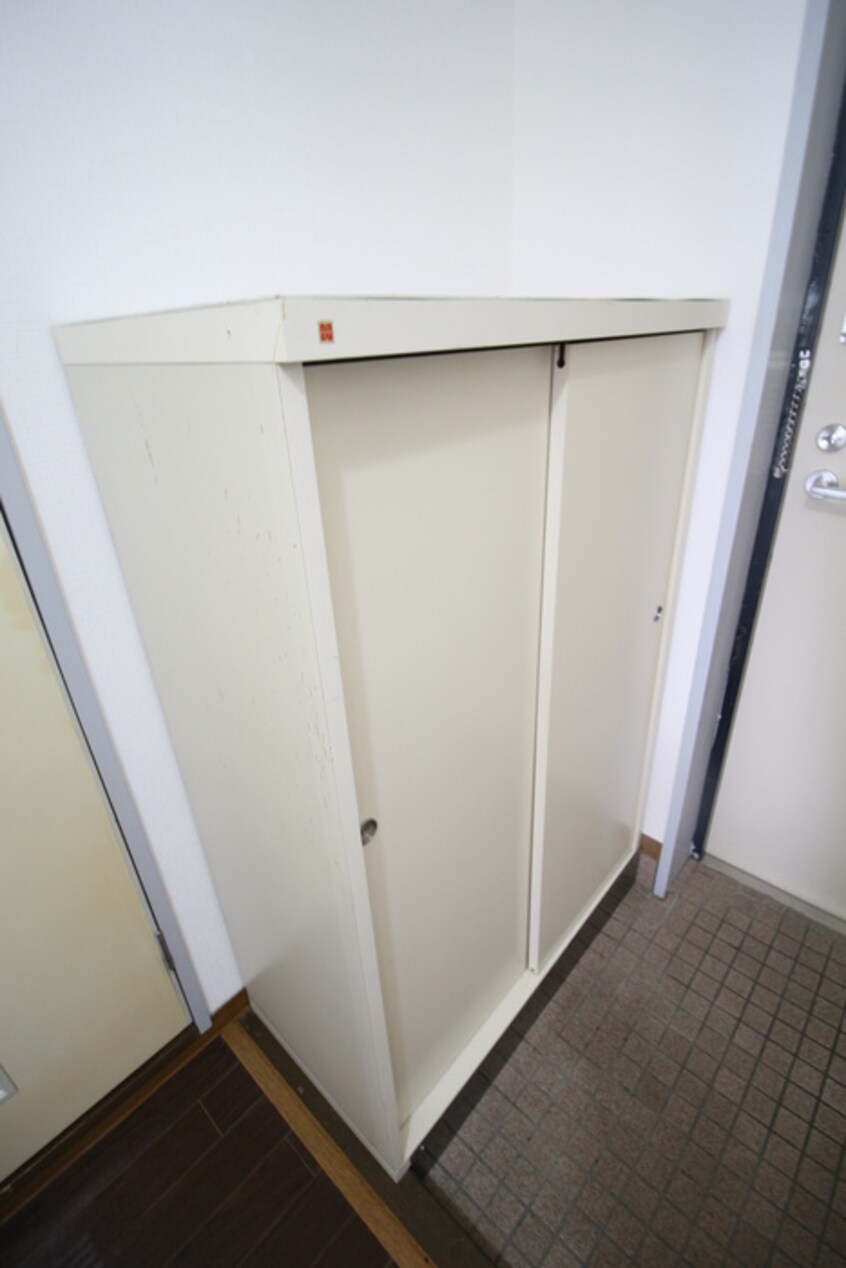 靴箱 M.I.K-BUILDING