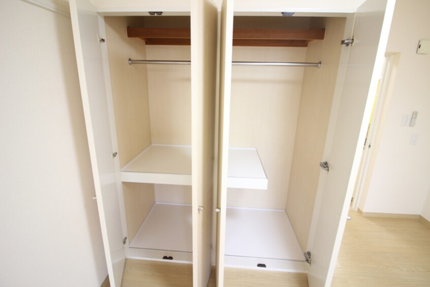 収納 イ－グルハイツ萩野町