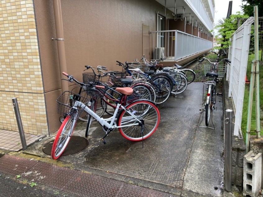 エントランス部分 リエス新寺