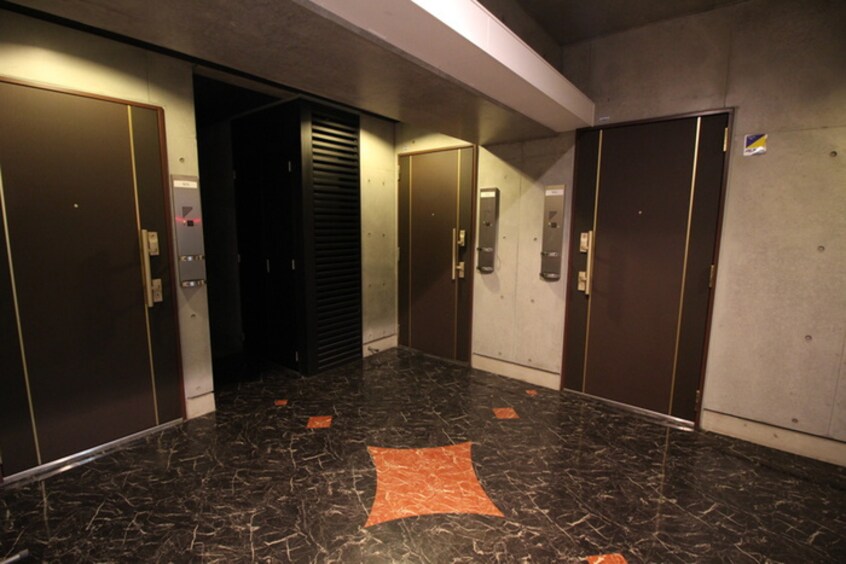 エントランス部分 フラワ－シティＩｎブラボン