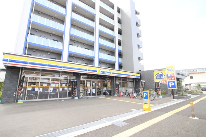 ミニストップ仙台薬師堂駅前店(コンビニ)まで91m D-ROOM白萩町