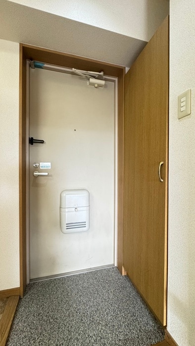 玄関 シルヴァン片平