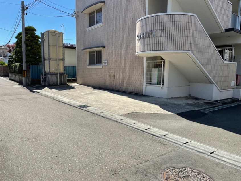 駐車場 サンホ－プ７